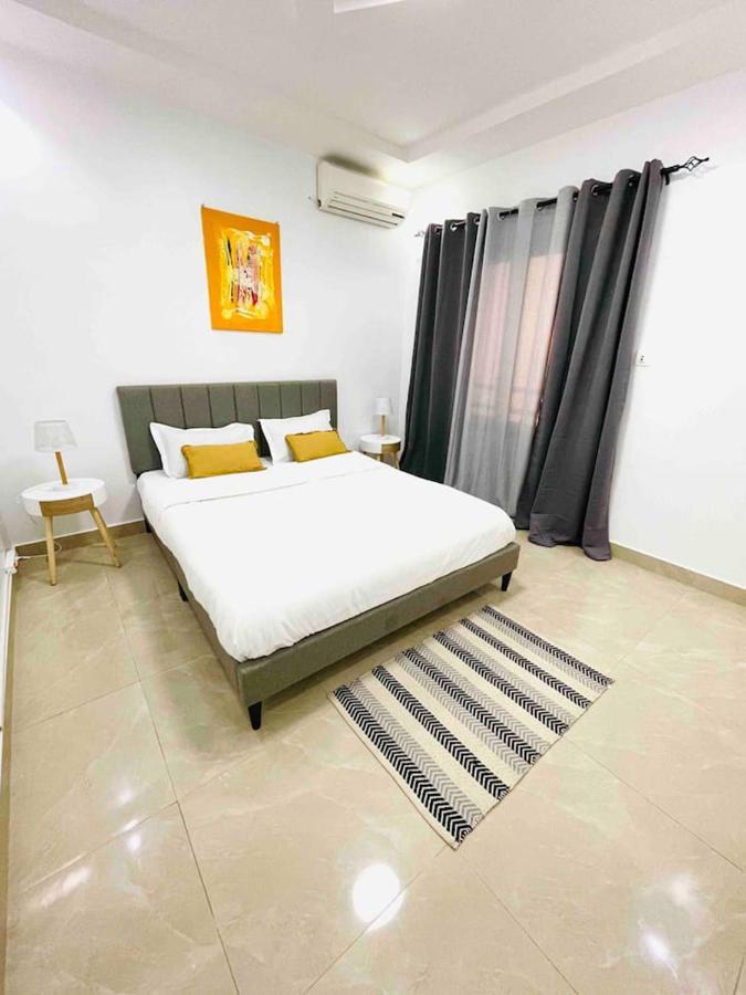 Room In Apartment - Quiet Room In Residence No69 Dakar Exterior photo